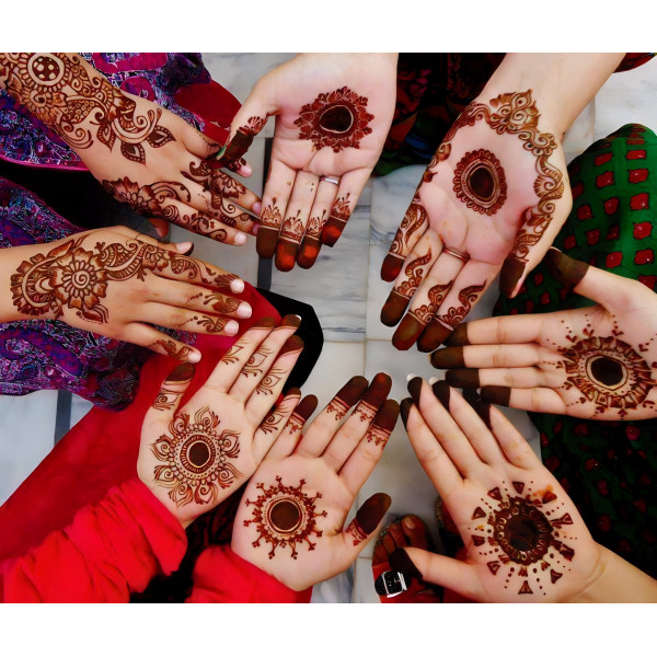 Mehndi and Henna Family Box for Women 